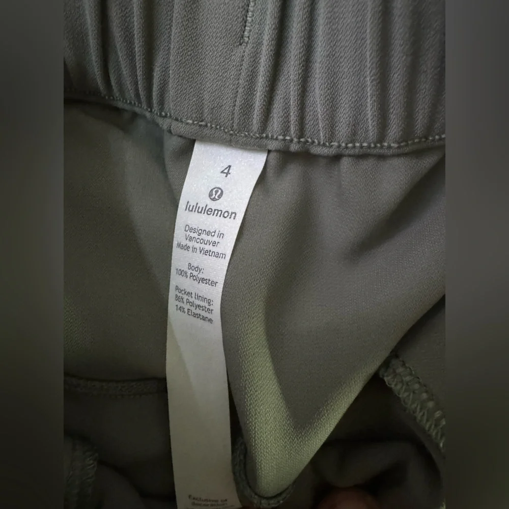 Lululemon On The Fly Skirt Size 4 NWT! - Picture 6 of 12